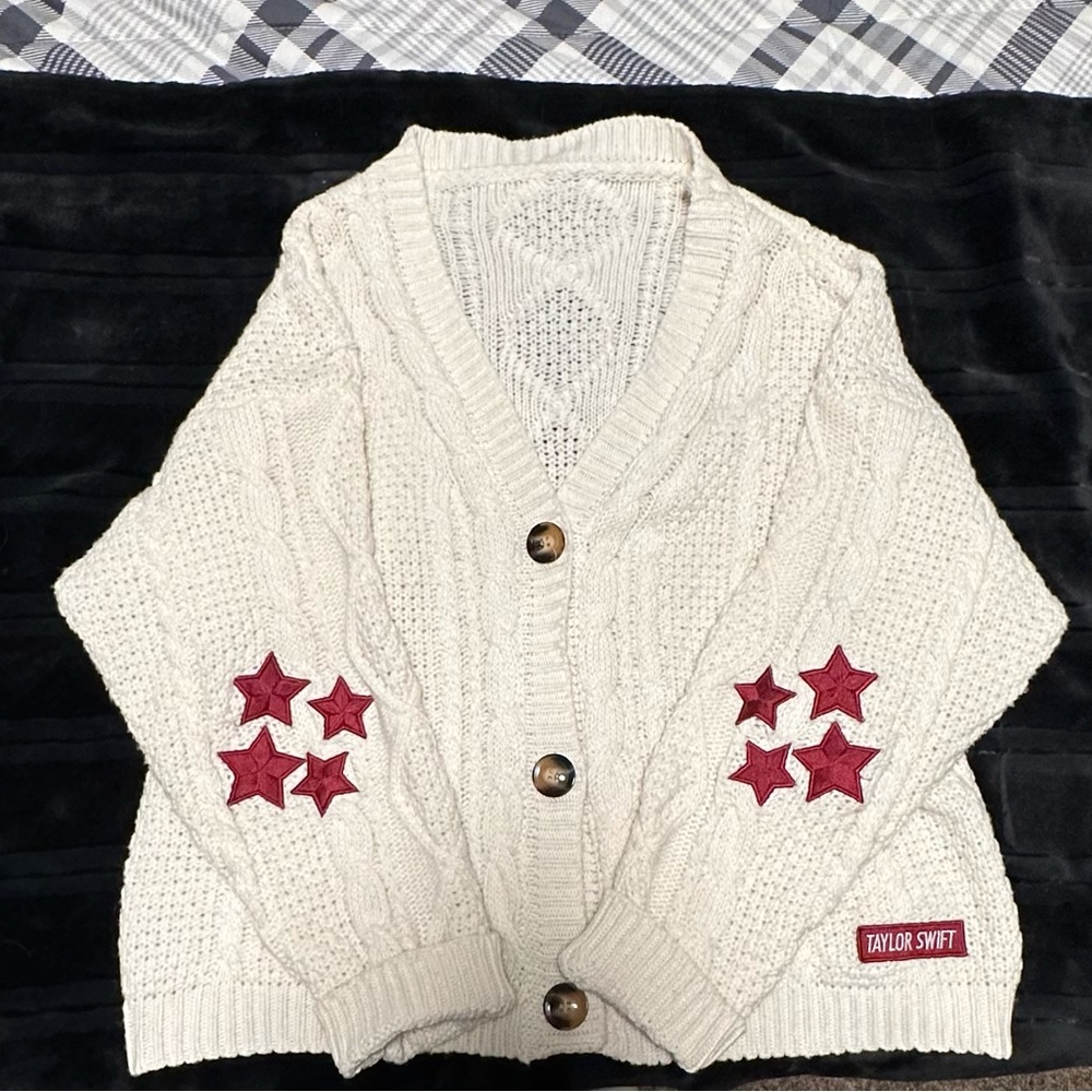 Red (tv) cardigan
